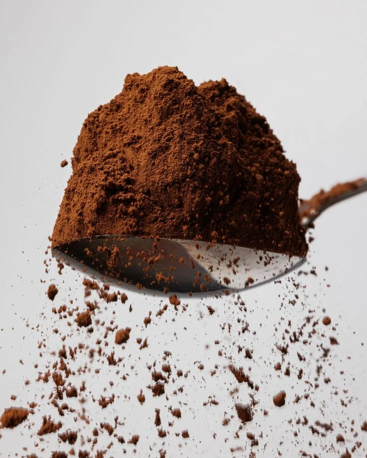 تفاوت اسانس شکلات طبیعی و مصنوعی؛ نکاتی برای انتخاب بهترین اسانس با توجه به نیاز شما